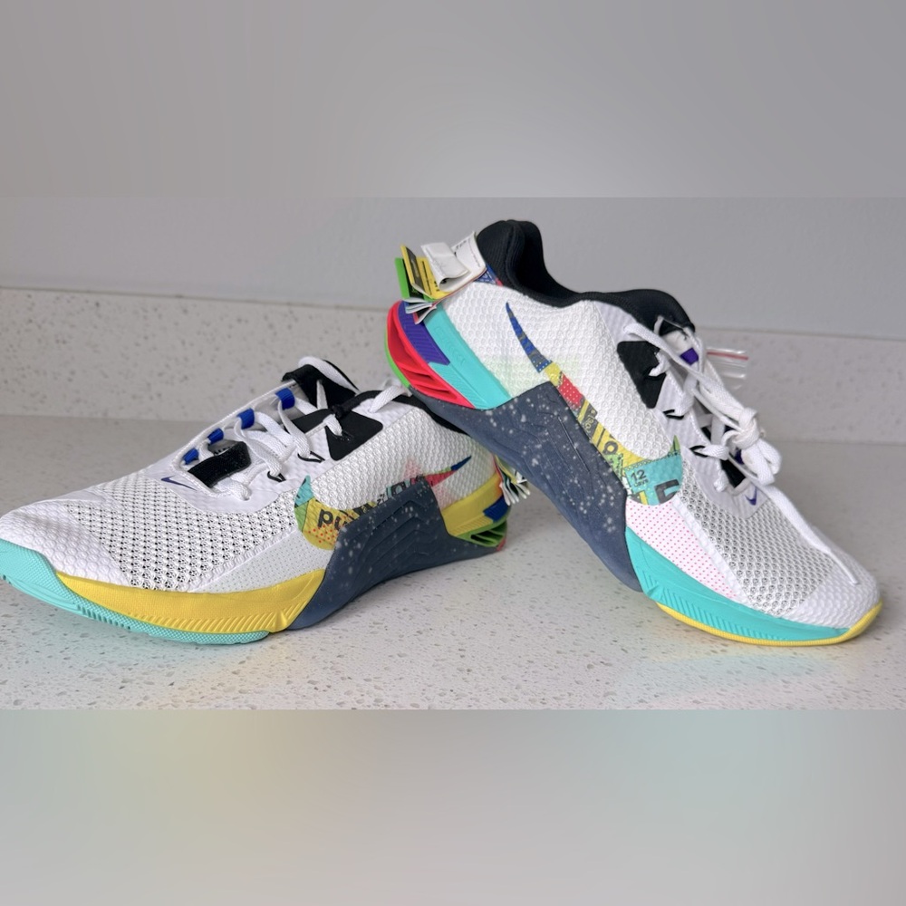 Women’s Nike tennis shoe, size 10